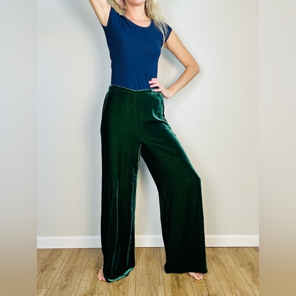 Zara Pants - Zara Green Velvet Pants sz Medium